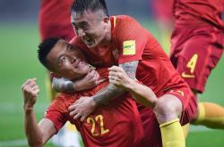 开云体育官方网站-包含备战决赛：中国足球队士气高昂的词条