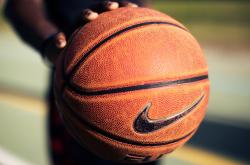 开云体育官网-冰与火之歌，浙江队终结森林狼，克莱化身极地关键先生