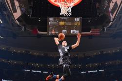 开云体育官网-蓝鹰之翼与非洲雄狮，当卢卡库扛起拉齐奥的进攻大旗