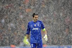 开云体育平台APP-火力压制！广厦队战术体系完克马刺，福克斯关键先生本色尽显