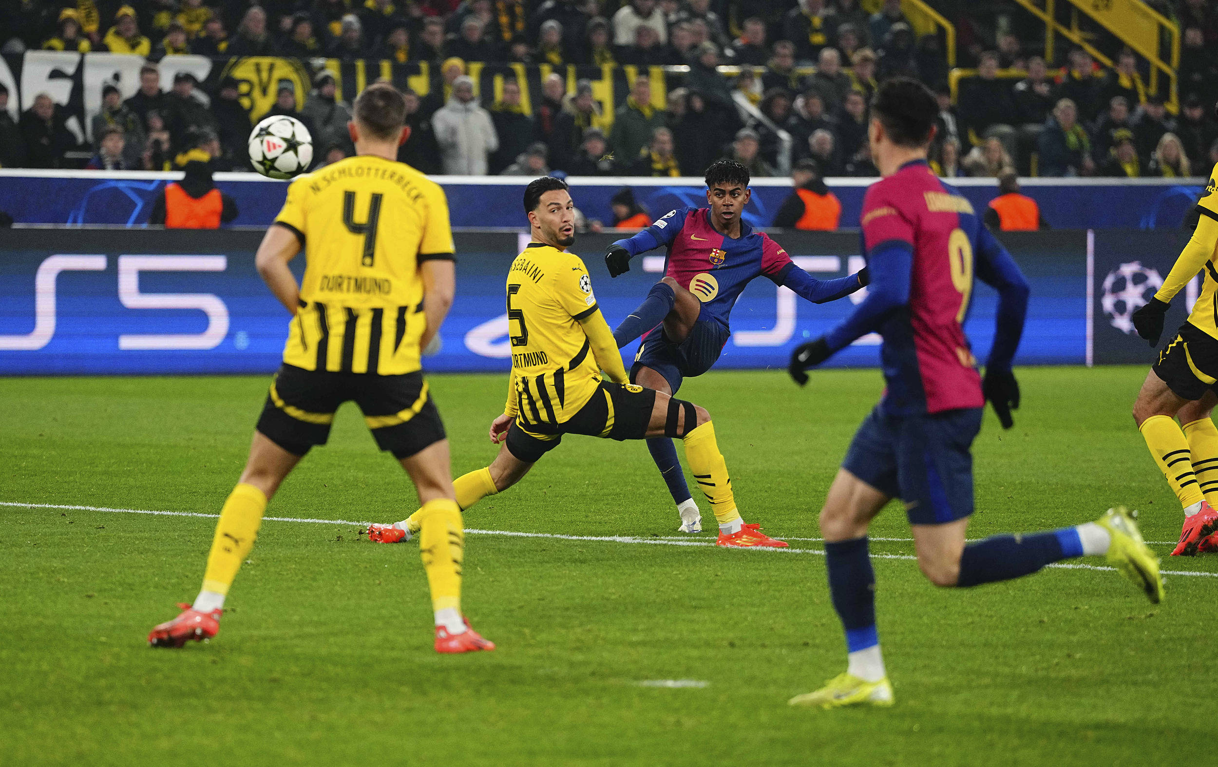 包含比赛焦灼激烈，球队誓胜对手夺冠的词条