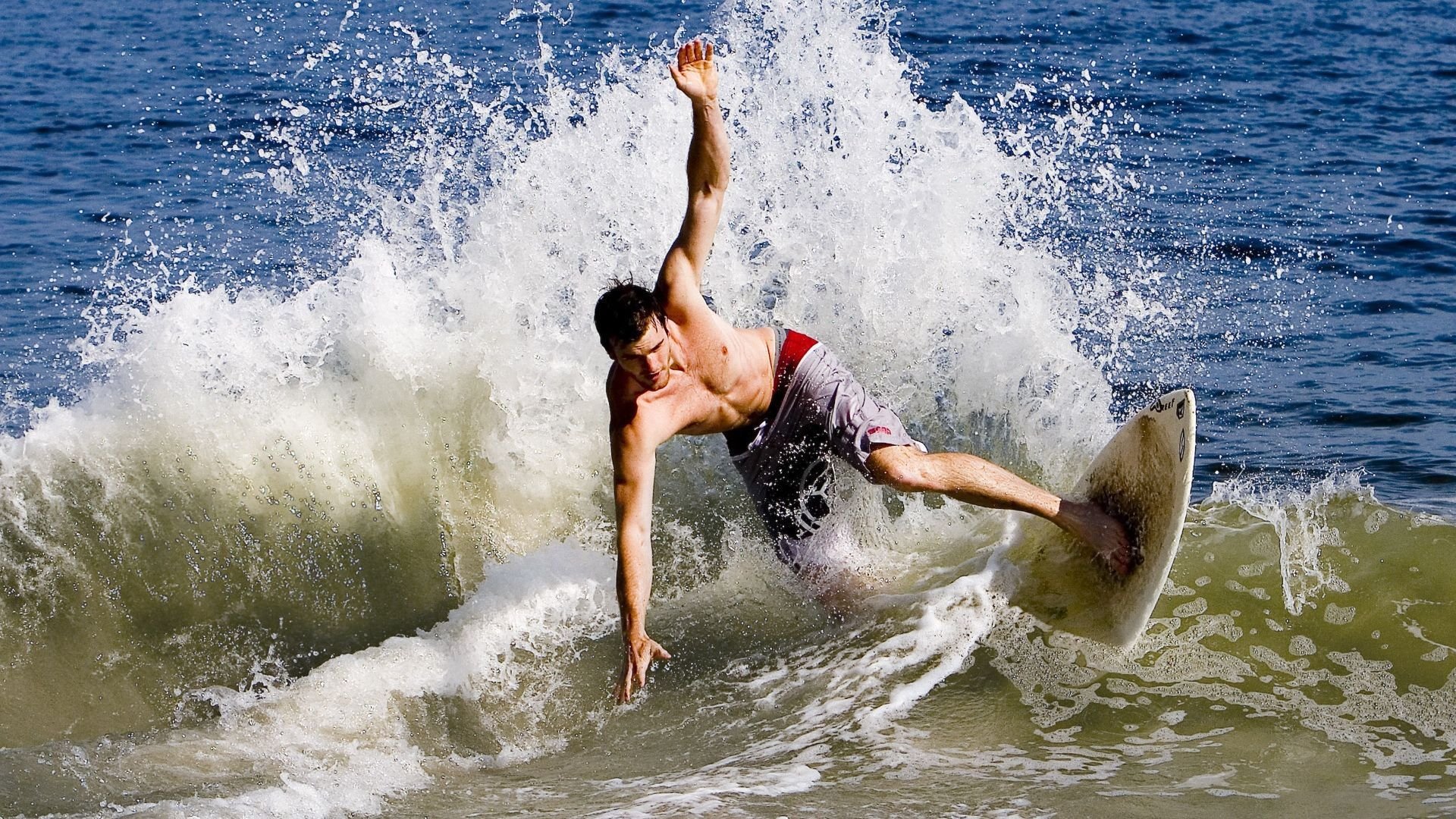 德甲争冠战之夜,切特连续得分拉开差距,一骑绝尘定江山