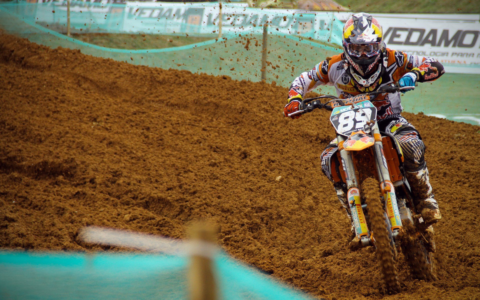 从绿茵场到F1赛道，阿坎吉的跨界接管与南非精神的胜利回响